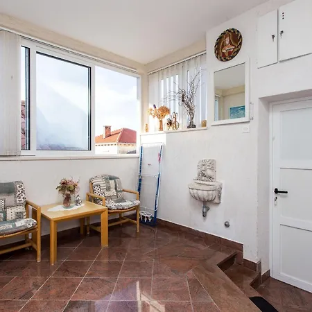Apartment Dorina -